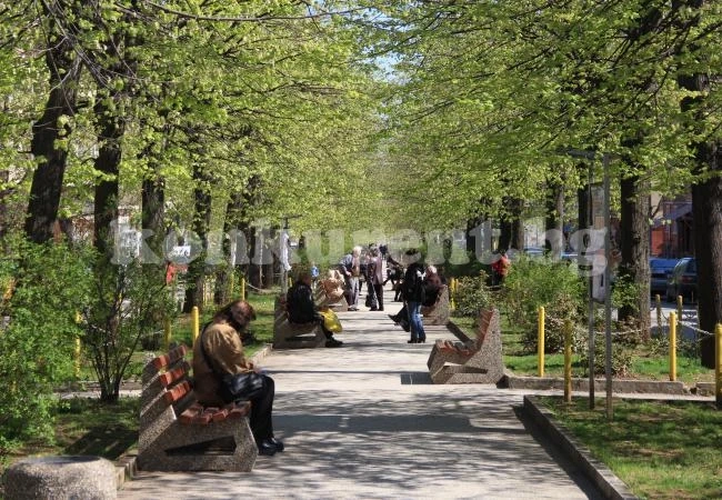 Времето: Още по-топло, но облачно