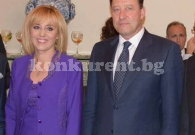 Мая Манолова търси червена рокля за сватбата