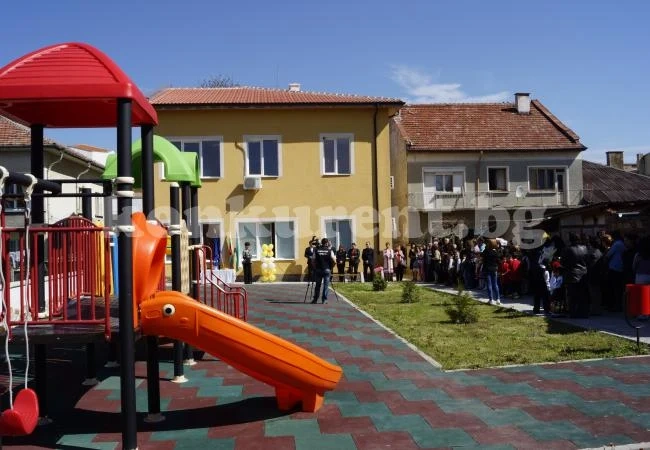 В Бяла Слатина отвори врати Център за деца и родители