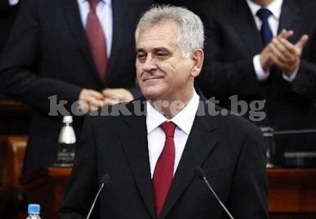 Самолетът със сръбския президент кацнал извънредно заради разлято кафе