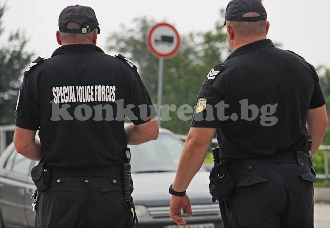 Полицаи дебнаха по селата