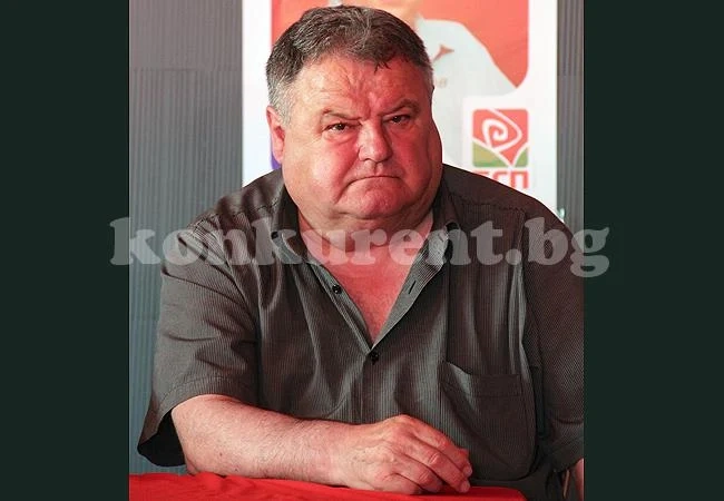 Почина Васил Драганов