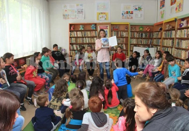 Детска писателка представи книгата си във Враца