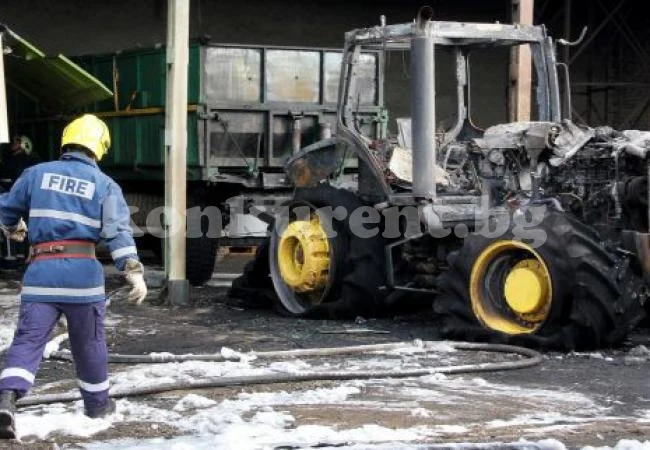 Изгоря селскостопанска техника за милион и половина