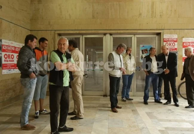 Автоинструктори от Северозапада излязоха на протест, искат си полигона
