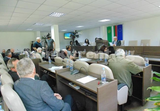 Кметът на Враца отговори за колата на Атака