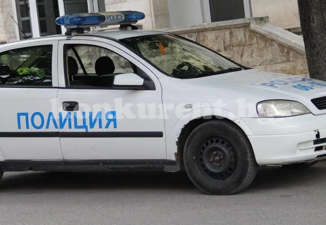 Шофьор отнесе ограда в Софрониево и избяга