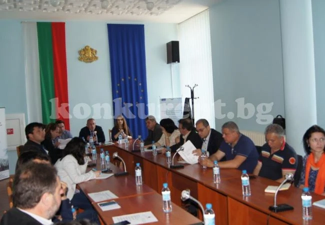 Кметове и губернатор пишат предложения до министър
