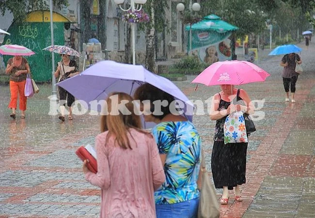 Времето: Вятър, дъжд и градушки