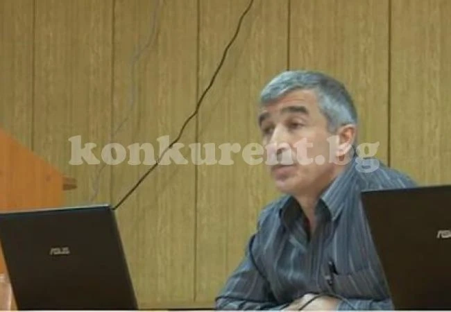 Кметът на Белово продаде земите на общината на частна фирма