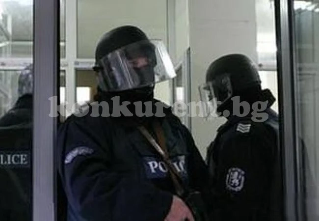 Полицейска акция в Берковица! Тарашиха къща пълна с патрони