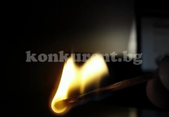 Запалиха 3 коли в кв. Бистрец