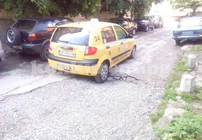 Опасност! Дупка дебне шофьорите във Враца