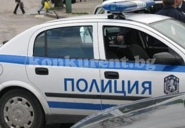 Невръстни бандити задигнаха пари от паркиран автомобил