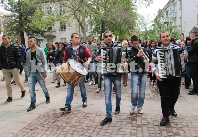 Полицията:Внимание, абитуриенти!