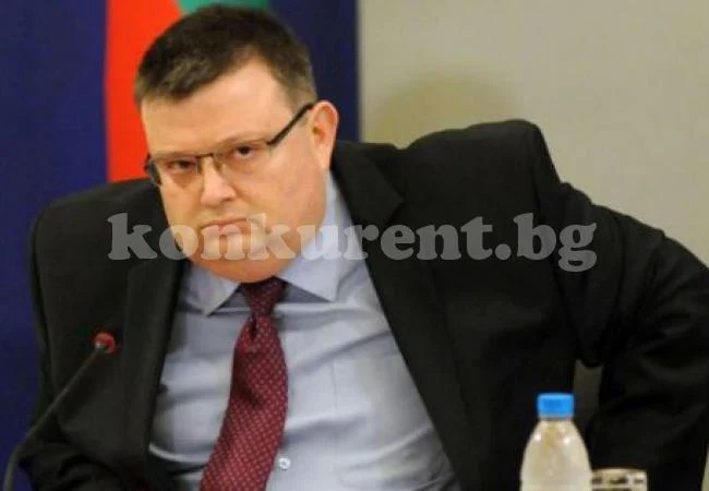 Цацаров поиска главата на военен прокурор