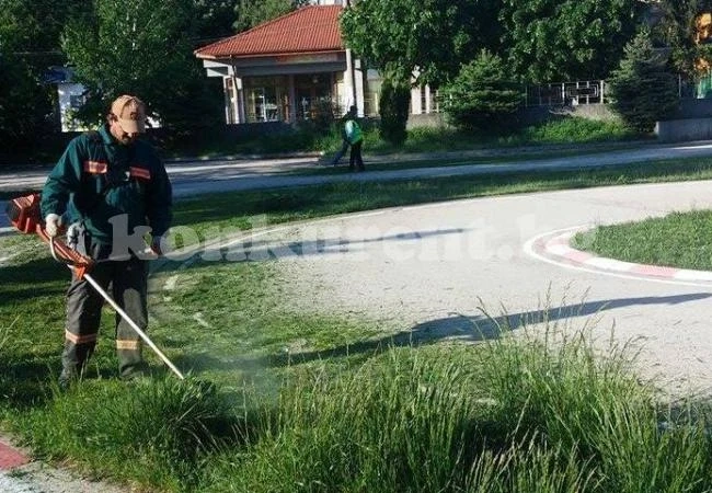 Моделисти подготвиха писта с помощта на БКС