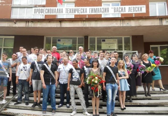 Изпратиха випуска на ПТГ „Васил Левски”