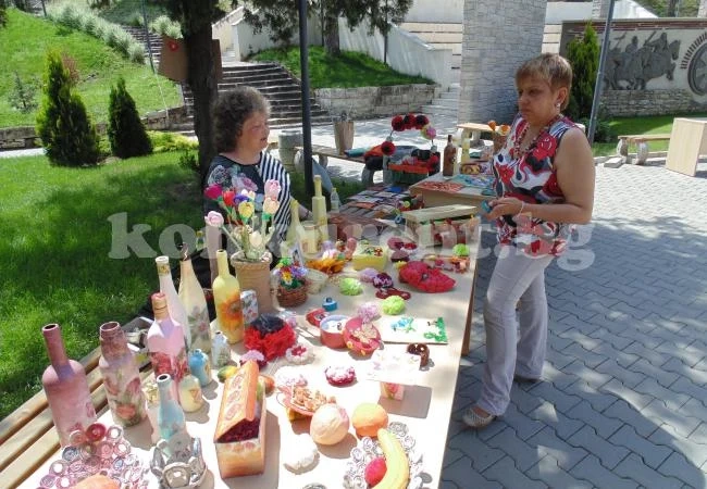 Подредиха изложба на „Калето”