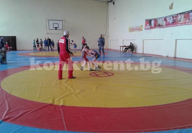 Борци от Враца и Оряхово печелят медали