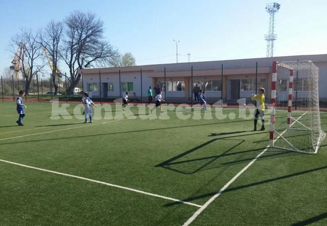 Прециз би в дербито Монтана старс