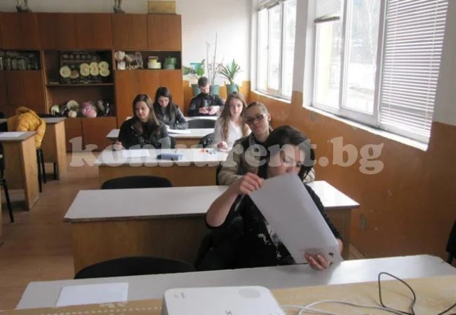 640 зрелостници от Видинско се потят на матурите днес