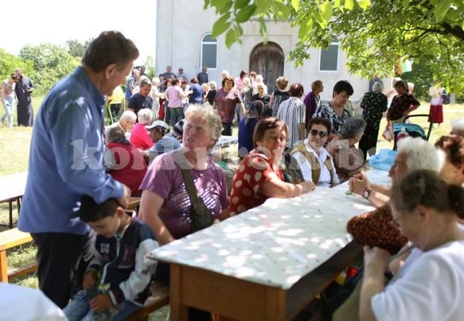Синаговци отбеляза 130 години от изграждането на храма си