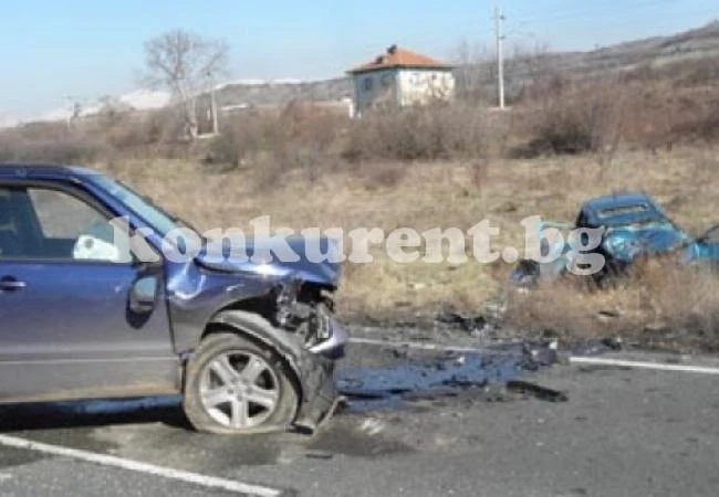 Жена размаза „Ситроен” в стълб