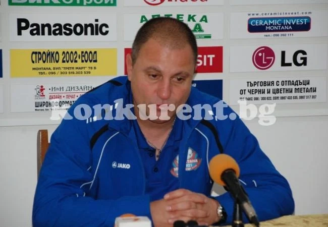 Джамбазки подписа с Ботев, ще му помагат Румен Ненов и Колчо