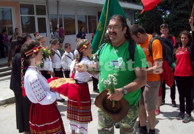 С питка и сол посрещнаха походниците в Софорниево