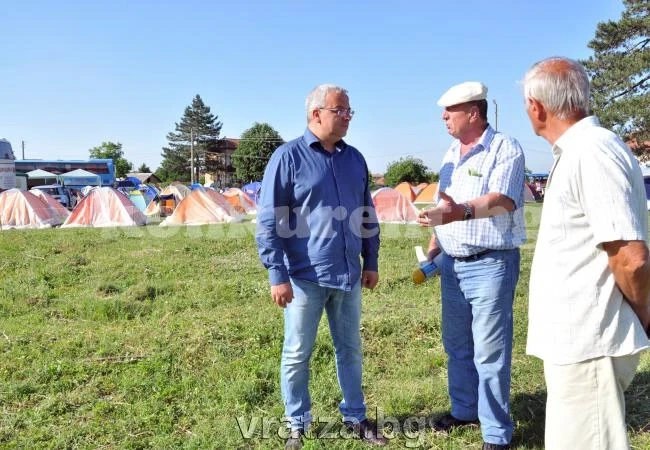 Кметът посрещна походниците в община Враца