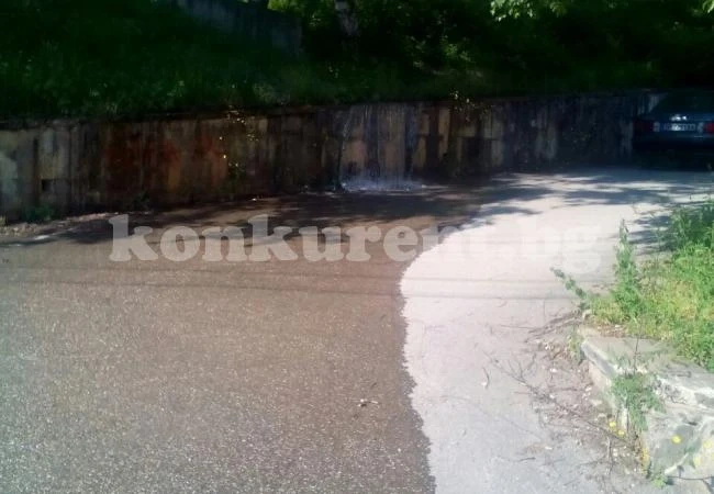 Бистра вода потече по ул. „Черни дрин” във Враца 