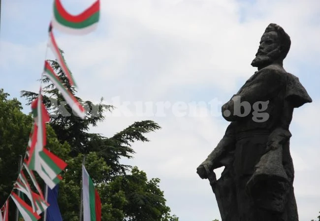 Сирени за Христо Ботев - отбелязваме 139 години от гибелта на великия българин
