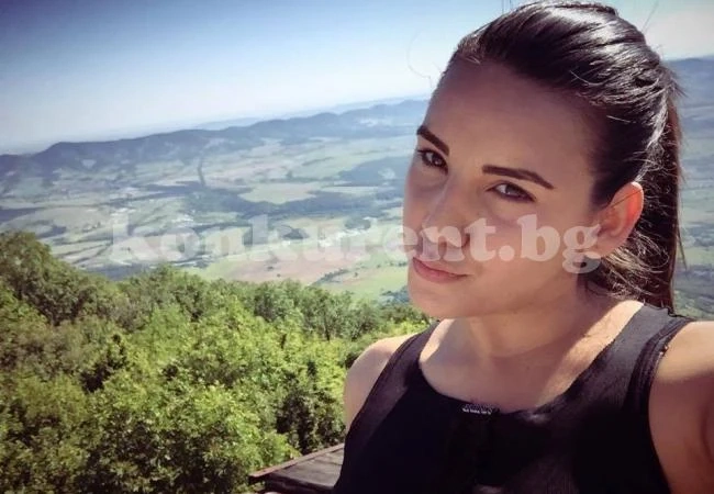 Фолкпевицата Александра от Враца се изкачи на Вола