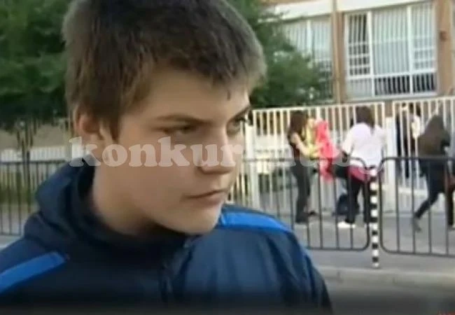 Георги успял да звънне на приятелката си и да й каже, че са го наръгали