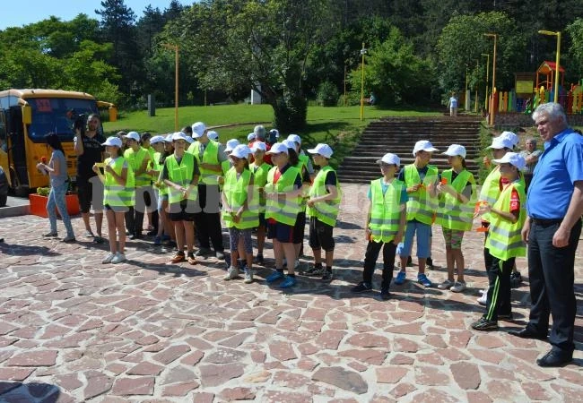 Ученици станаха горски инспектори