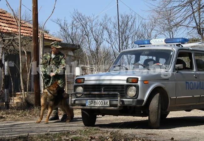 Избягали затворници разиграха екшън в Мраморен