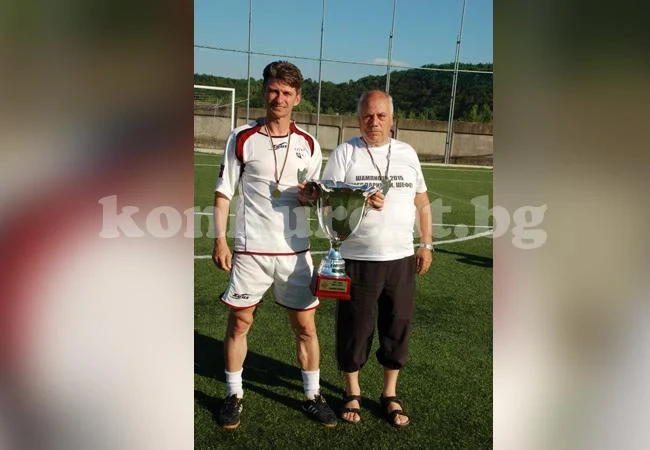Спонсорът на Кариана праща отбора на лагер в Балчик