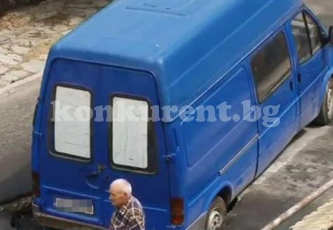 Докога, бе! Дупка глътна микробус