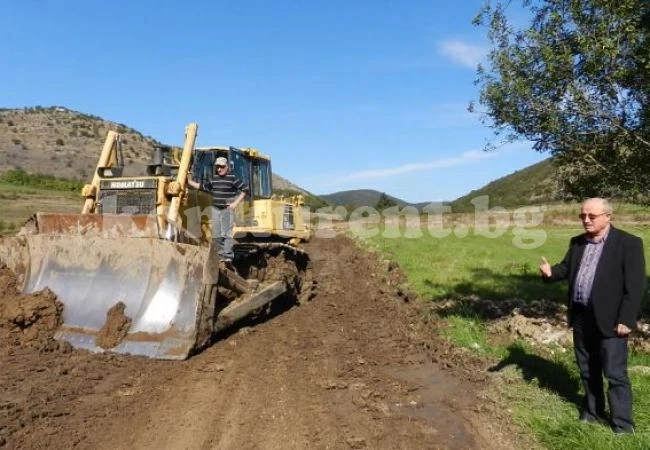 Село заплашва с протест заради недовършен ремонт на път