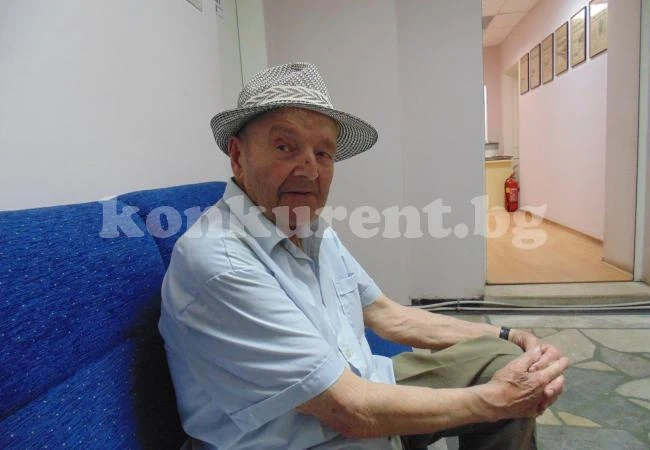 90-годишен дядо успя да преметне измамник