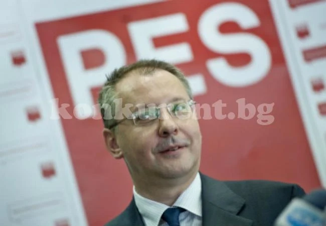 Борисов и Плевнелиев поздравили Станишев, Първанов още не