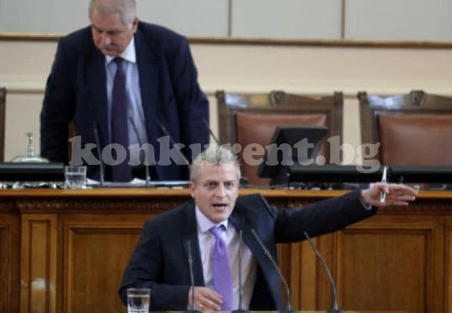 Надзорът на НЗОК да решава кои болести се плащат, прие НС след претупан дебат