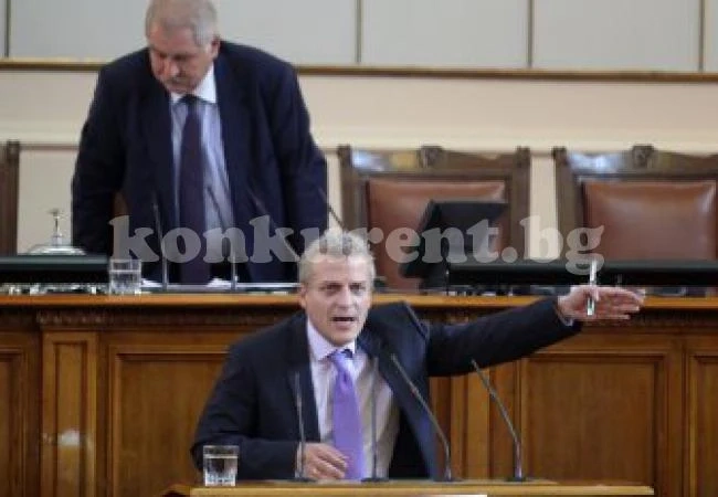 ГЕРБ бламира Москов за одържавяването на надзора на здравната каса