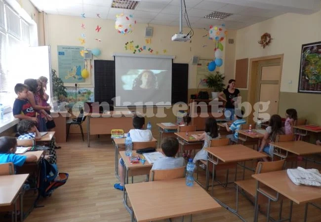 Отвориха лятно училище за първокласници
