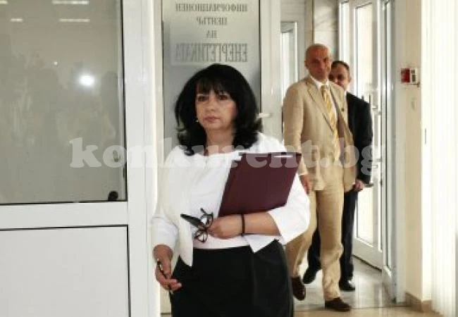 Отлага се за август по-евтиният ток от двете американски ТЕЦ