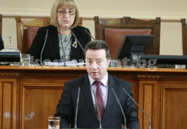 БСП събра подписите за сезиране на КС срещу 16-милиардния дълг
