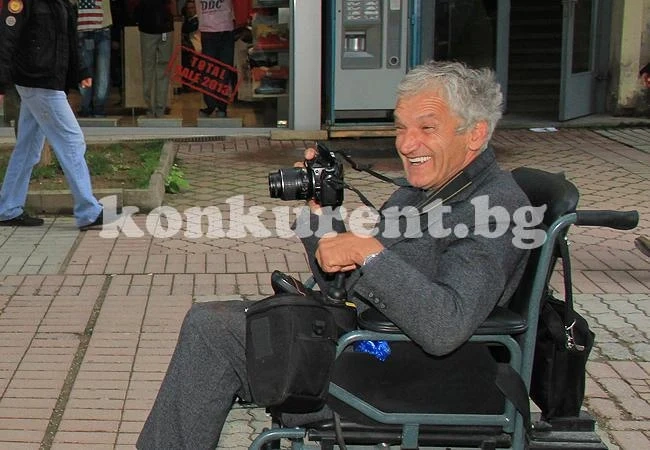 Събират пари за подарък на Тони Фотото