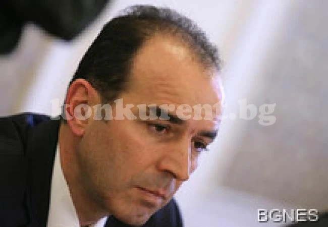 Искров подава оставка от 10 юли