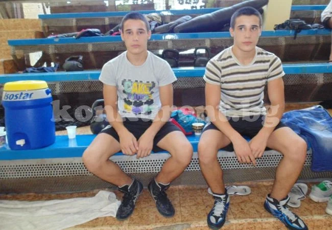Близнаци се пускат на тепиха в Бургас